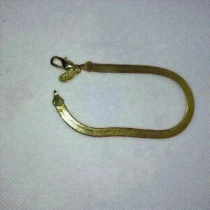 American showcase gold tone 7 inch bracelet